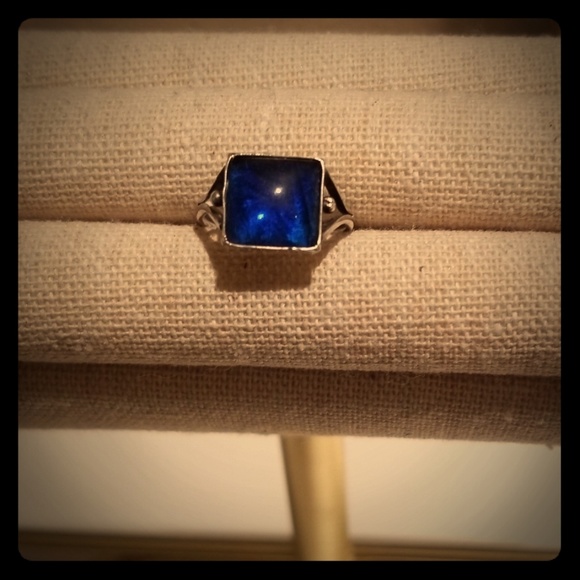 Jewelry - Sterling silver glass stone ring
